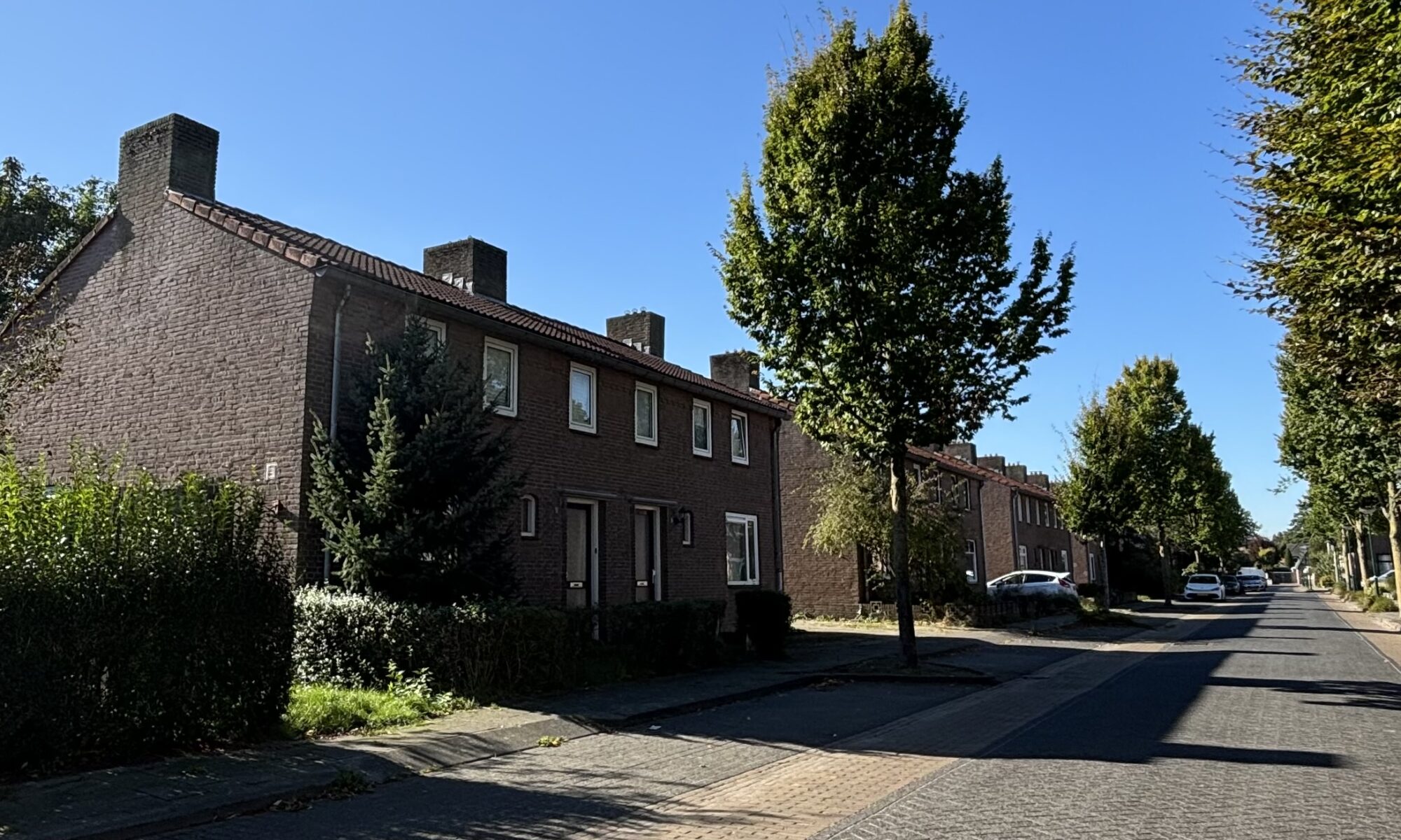 Ook de -te her-ontwikkelen- woningen aan de Baverdestraat worden door WoCom verhuurd.